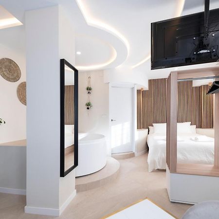 Malaga Boutique V.V Luxury Jacuzzy Lägenhet Exteriör bild